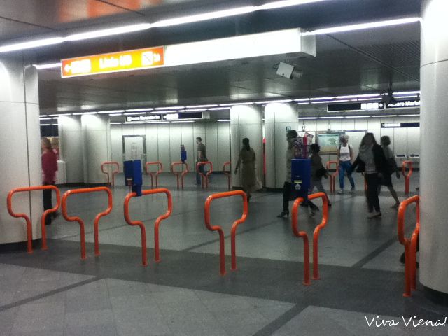 Metrô (U-Bahn) e Validação do ticket em Viena