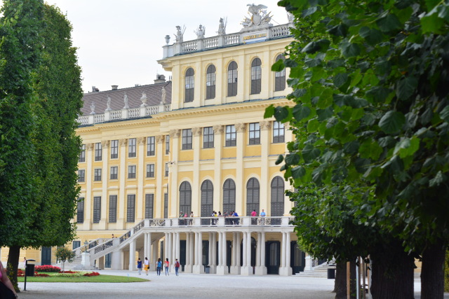 palácio schönbrunn fica longe do centro